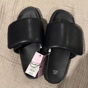 Wild Fable Women's Black Slide Sandals NWT 8.5